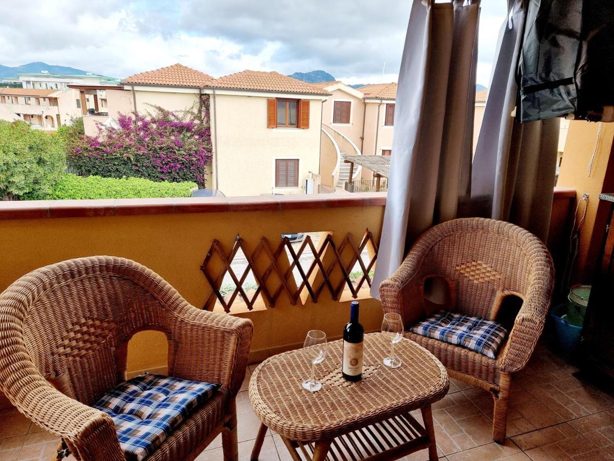 La Casa Di Arly Apartment Олбия Екстериор снимка