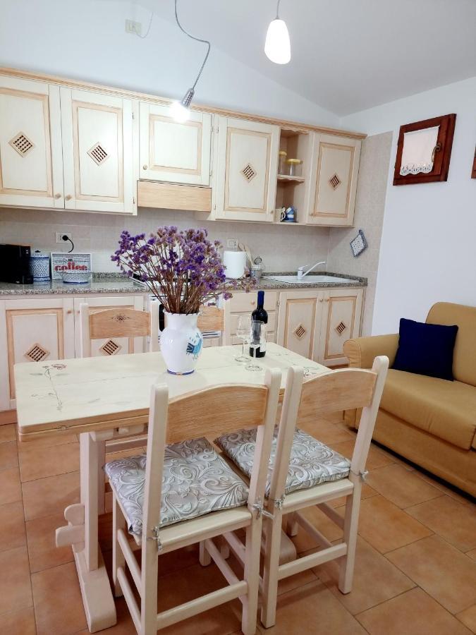 La Casa Di Arly Apartment Олбия Екстериор снимка